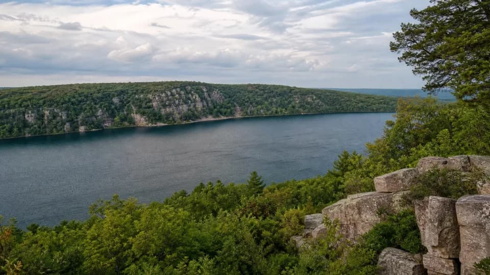Wisconsin Dells and Devil's Lake near Chicago